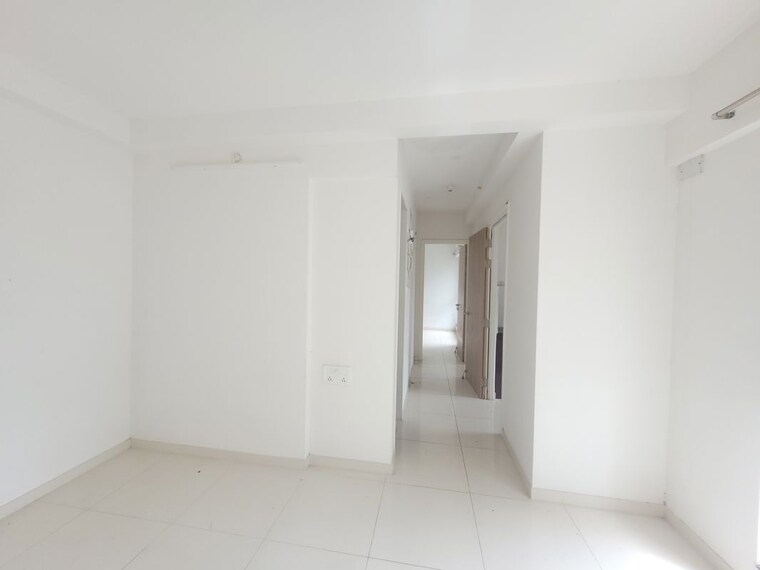 Room, godrej-emerald 1.5 Bedroom 700 Sq.Ft. Apartment In Ghodbunder Road Thane 10484421