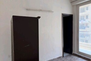 Room in 3 BHK Apartment at ACE Platinum, Zeta I Greater Noida – for Rent