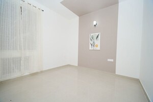 Room in 3 BHK Apartment at Sare Home, Sector 92 – for Sale