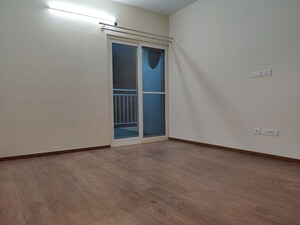 Room in  Apartment at Shriram Luxor, Hennur Road – for Rent