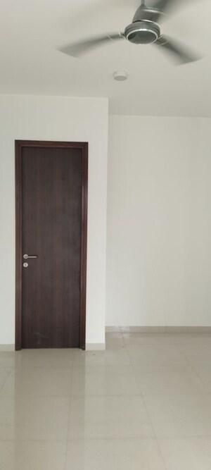 Master Bedroom in 2 BHK Apartment at Kalpataru Elitus, Mulund West – for Rent