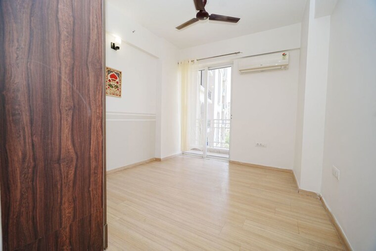 Room, dlf-regal-gardens 3 Bedroom 1719 Sq.Ft. Apartment In Sector 90 Gurgaon 10484489