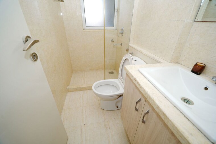 Bathroom, dlf-regal-gardens 3 Bedroom 1719 Sq.Ft. Apartment In Sector 90 Gurgaon 10484489