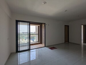 Room in 3 BHK Apartment at Ellisbridge – for Rent