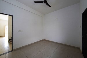 Room in 4 BHK Independent House at Ellisbridge – for Sale