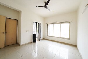 Room in 4 BHK Independent House at Ellisbridge – for Sale