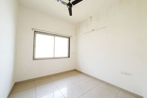 Room in 4 BHK Independent House at Ellisbridge – for Sale