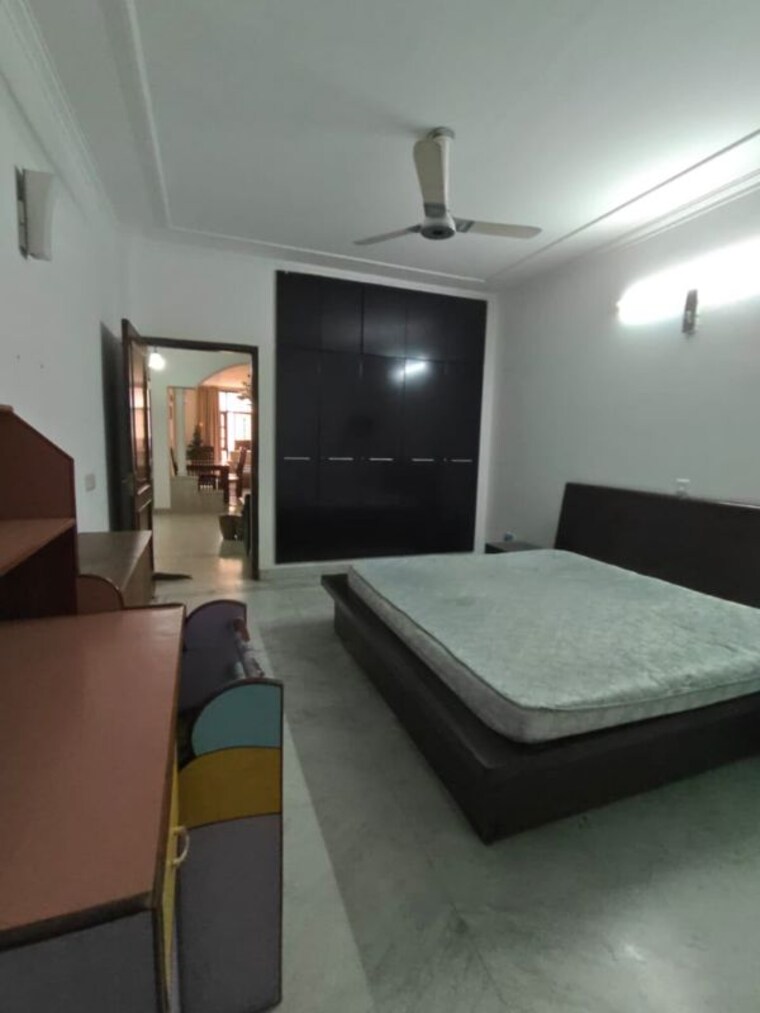 Living Room, panchsheel park 1 Bedroom 500 Sq.Yd. Builder Floor In Panchsheel Park Delhi 10484560