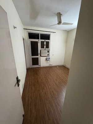 Bathroom in 2 BHK Builder Floor at Unitech Residency Greens, Sector 46 – for Rent
