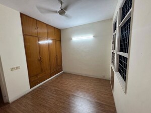 Room in 2 BHK Builder Floor at Unitech Residency Greens, Sector 46 – for Rent
