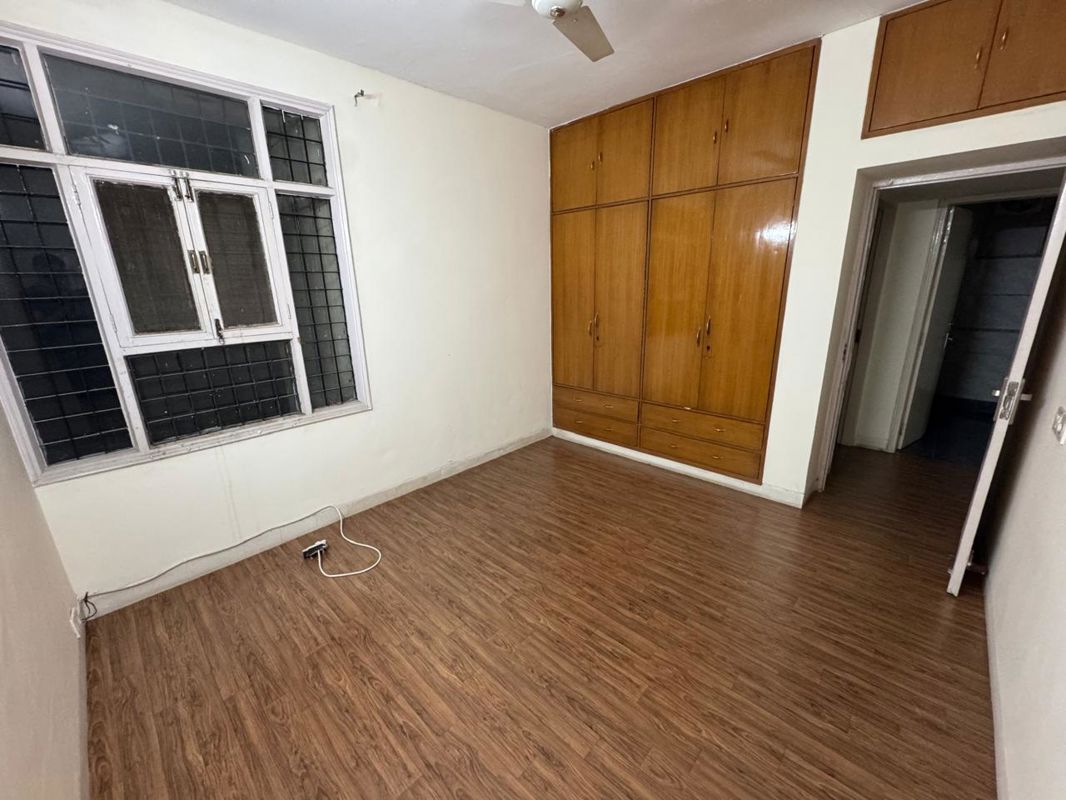 2 BHK + Study Room 160 Sq.Ft. Builder Floor in Unitech Residency Greens