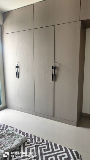 Room in 2 BHK Apartment at Gala Lifestyle Haven, Near Nirma University On Sg Highway – for Rent