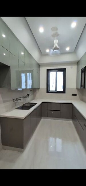 Kitchen in 3 BHK Builder Floor at BPTP District 3, Sector 85 – for Sale