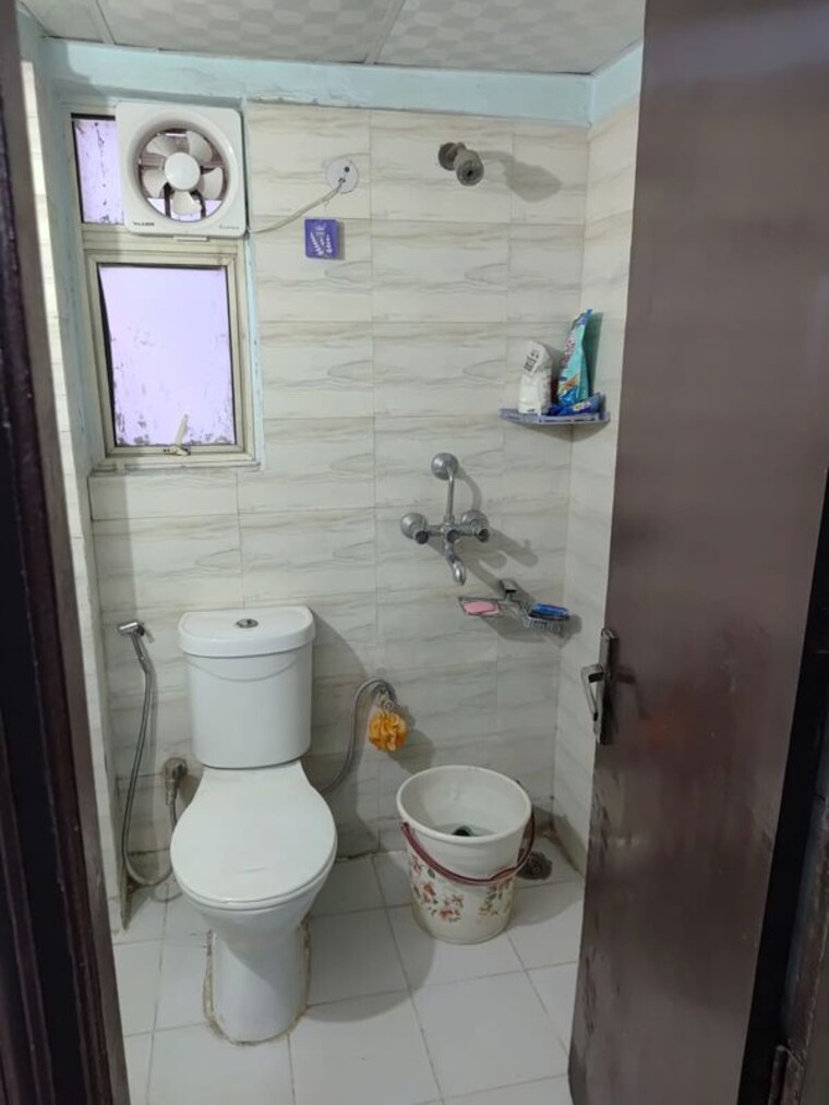 Bathroom, supertech-eco-village-ii 2 Bedroom 935 Sq.Ft. Apartment In Sector 16b Greater Noida Greater Noida 10484554