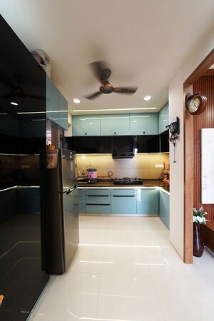 Furnished Amenities in 2 BHK Apartment at Ellisbridge – for Sale