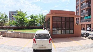 Parking in 2 BHK Apartment at Ellisbridge – for Sale