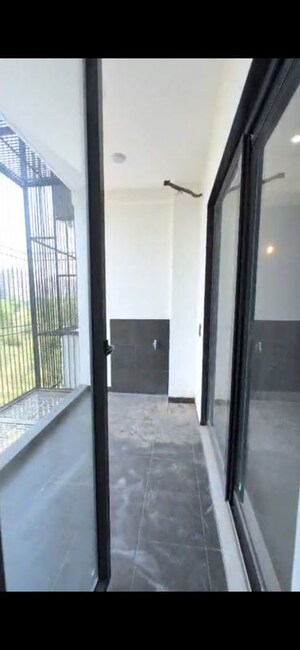 Building Lobby in 3 BHK Builder Floor at BPTP District Phase 2, Sector 84 – for Rent