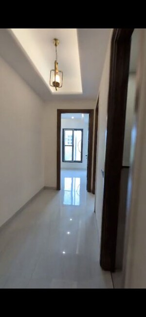 Building Lobby in 3 BHK Builder Floor at BPTP District Phase 2, Sector 84 – for Rent