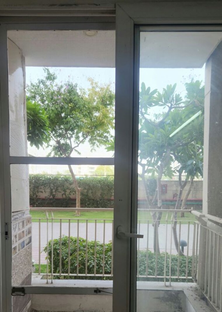 Balcony, bptp-park-81 3.5 Bedroom 275 Sq.Yd. Builder Floor In Sector 81 Faridabad 10484644