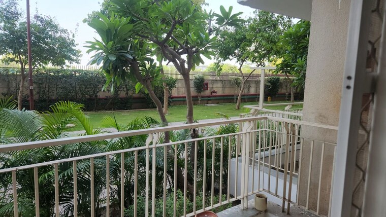 Balcony, bptp-park-81 3.5 Bedroom 275 Sq.Yd. Builder Floor In Sector 81 Faridabad 10484644