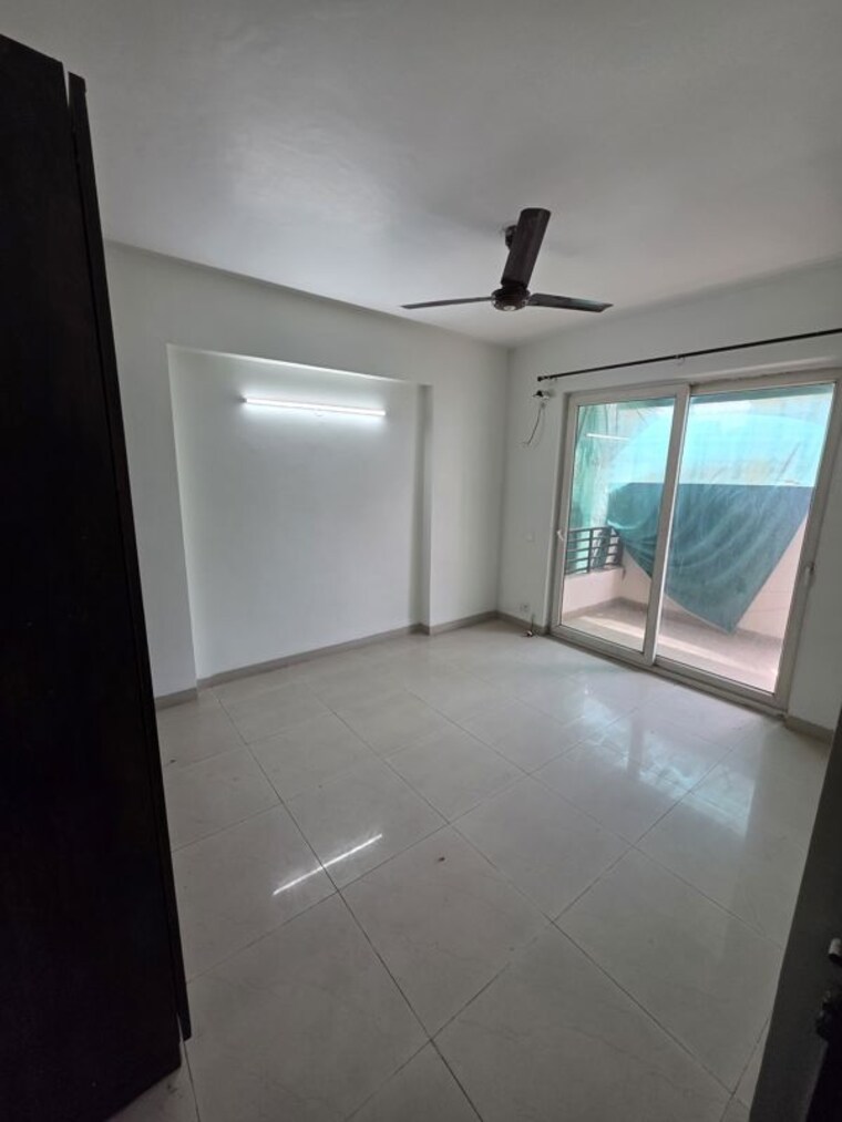 Room, bptp-park-81 3.5 Bedroom 275 Sq.Yd. Builder Floor In Sector 81 Faridabad 10484644