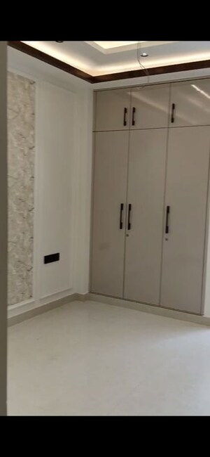 Room in 3 BHK Builder Floor at BPTP District 3, Sector 85 – for Rent