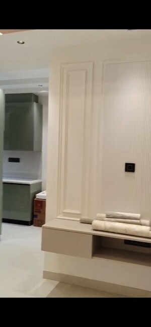 Furnished Amenities in 3 BHK Builder Floor at BPTP District 3, Sector 85 – for Rent