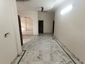 Room in 2 BHK Builder Floor at Panchsheel Park – for Rent