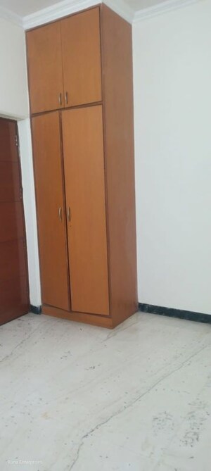 Room in 3 BHK Builder Floor at Palam Vihar Residents Association, Palam Vihar – for Rent