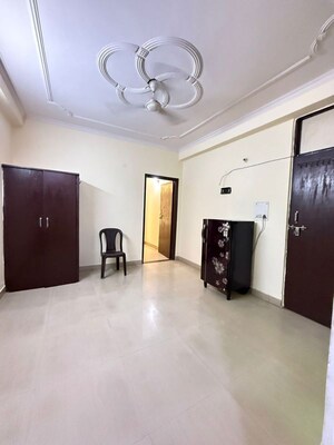 2 BHK Builder Floor For Rent in Chattarpur