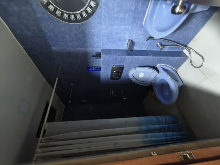 Bathroom, nirmal-house 2 Bedroom 950 Sq.Ft. Apartment In Andheri East Mumbai 10484681
