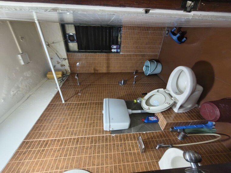 Bathroom, nirmal-house 2 Bedroom 950 Sq.Ft. Apartment In Andheri East Mumbai 10484681