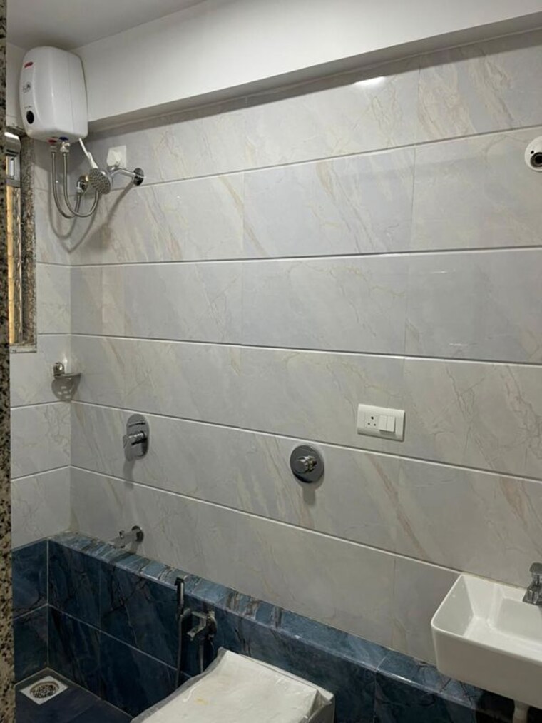 Bathroom, pragati-elanza 2 Bedroom 650 Sq.Ft. Apartment In Ghatkopar East Mumbai 10484732