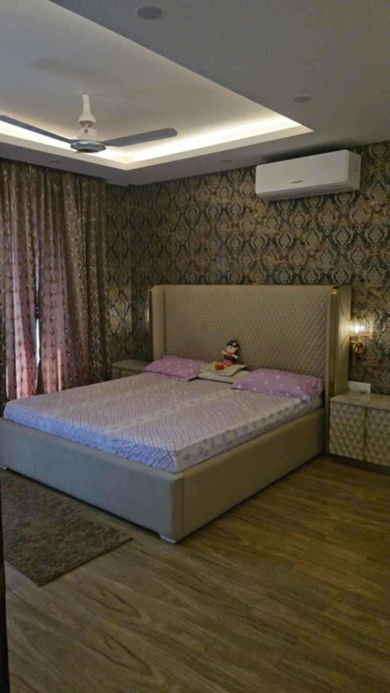 Bedroom, palam vihar 4 Bedroom 300 Sq.Yd. Builder Floor In Palam Vihar Gurgaon 10484751