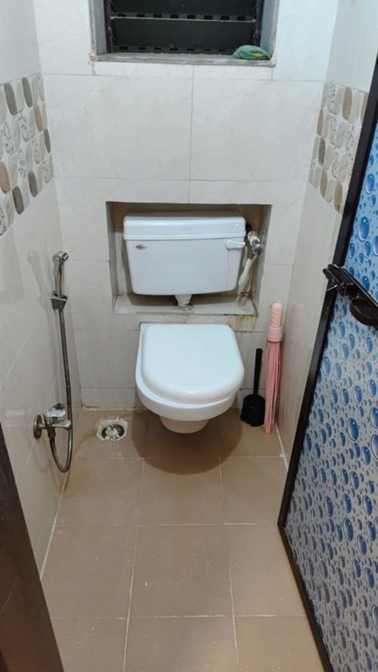 Bathroom, new-mayur-chs 1 Bedroom 500 Sq.Ft. Apartment In Andheri East Mumbai 10484762