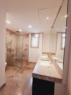 Bathroom in 4 BHK Apartment at Verde Residences, Kalyani Nagar – for Sale