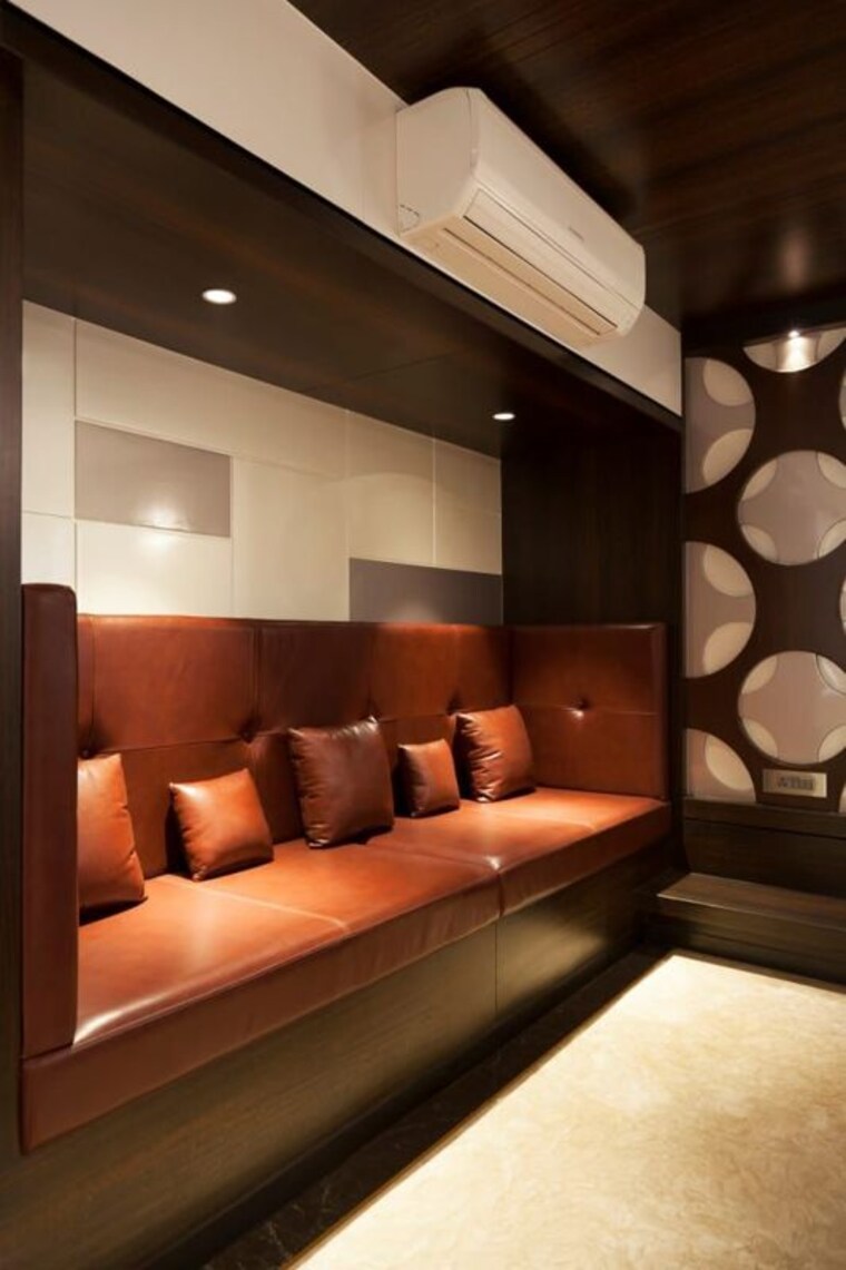 undefined, sector 23 6+ Bedroom 300 Sq.Mt. Independent House In Sector 23 Noida 10484825