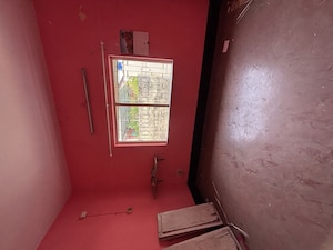 Room in 3 BHK Independent House at Ranikuthi – for Rent