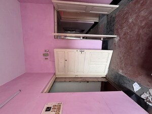 Room in 3 BHK Independent House at Ranikuthi – for Rent