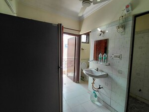 Bathroom in 1 BHK Apartment at Vasant Kunj – for Rent