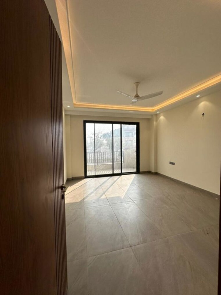 Room, dlf-alameda 3 Bedroom 250 Sq.Yd. Builder Floor In Sector 73 Gurgaon 10484888