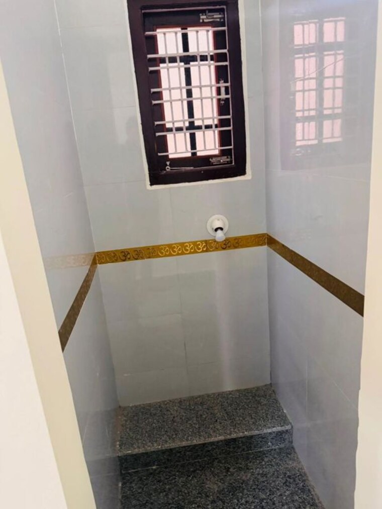 Bathroom, g-m-residency-hyderabad 6 Bedroom 167 Sq.Yd. Independent House In Old Safilguda Hyderabad 10481113