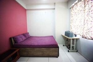 Bedroom in 2 BHK Apartment at Ellisbridge – for Sale