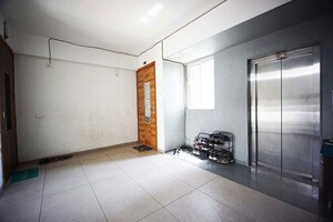 Room in 2 BHK Apartment at Ellisbridge – for Sale