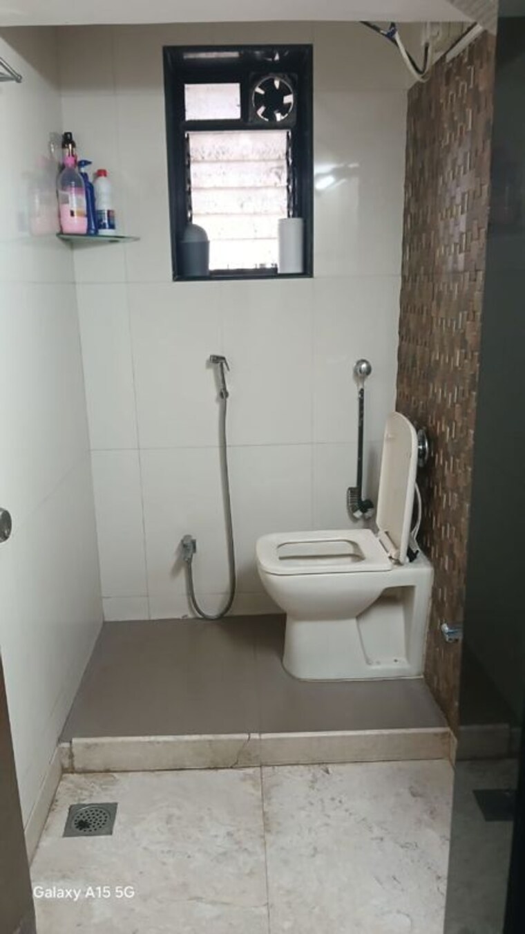 Bathroom, raheja-reflections 2 Bedroom 650 Sq.Ft. Apartment In Kandivali East Mumbai 10485047