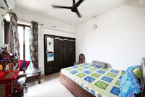 Bedroom in 2 BHK Apartment at Ellisbridge – for Sale