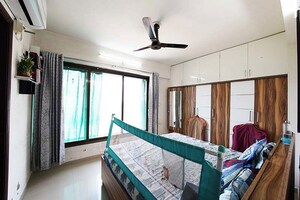 Bedroom in 2 BHK Apartment at Ellisbridge – for Sale