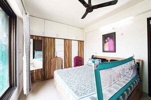 Bedroom in 2 BHK Apartment at Ellisbridge – for Sale