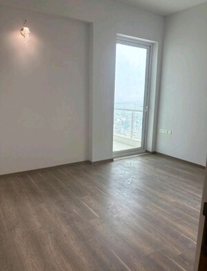 Room in 3 BHK Apartment at Conscient Hines Elevate, Sector 59 – for Sale