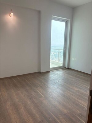 Room in 3 BHK Apartment at Conscient Hines Elevate, Sector 59 – for Sale